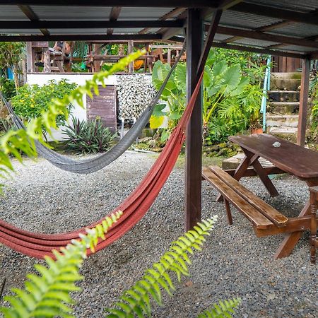 Cabinas Arrecife Cahuita Eksteriør bilde