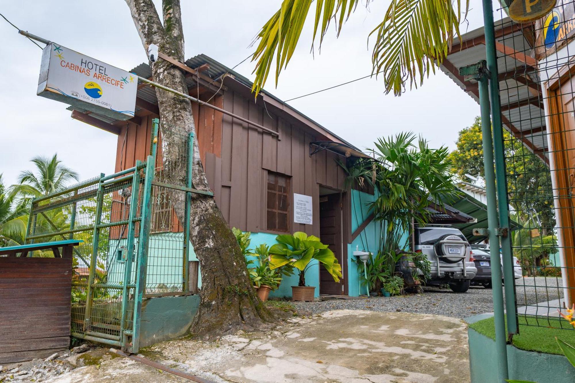 Cabinas Arrecife Cahuita Eksteriør bilde