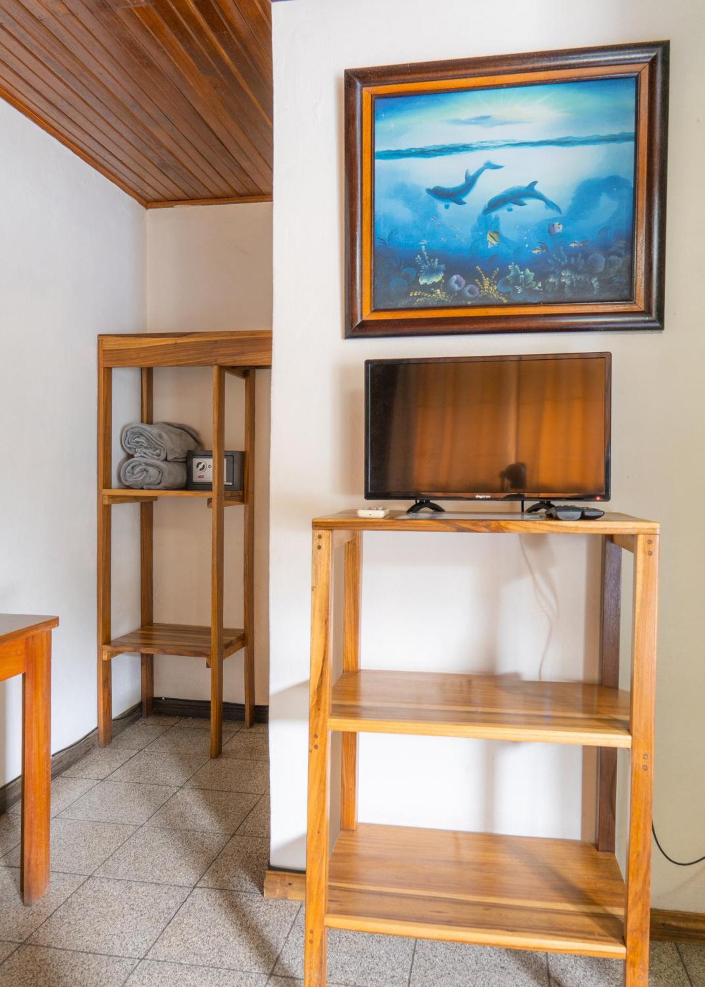 Cabinas Arrecife Cahuita Eksteriør bilde