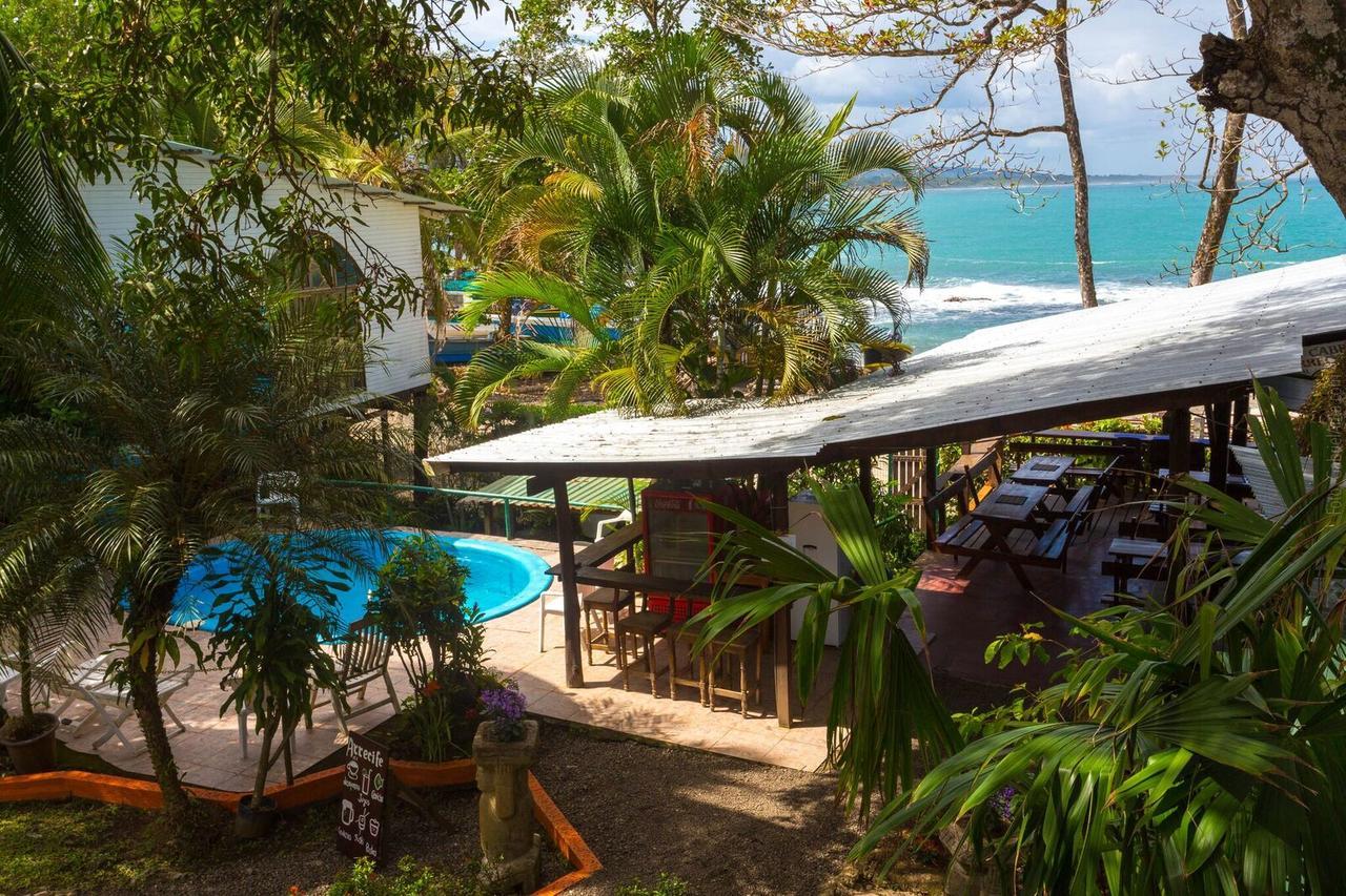 Cabinas Arrecife Cahuita Eksteriør bilde