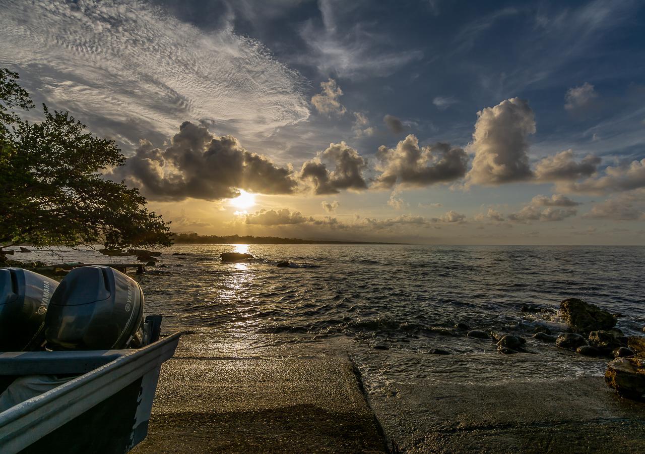 Cabinas Arrecife Cahuita Eksteriør bilde