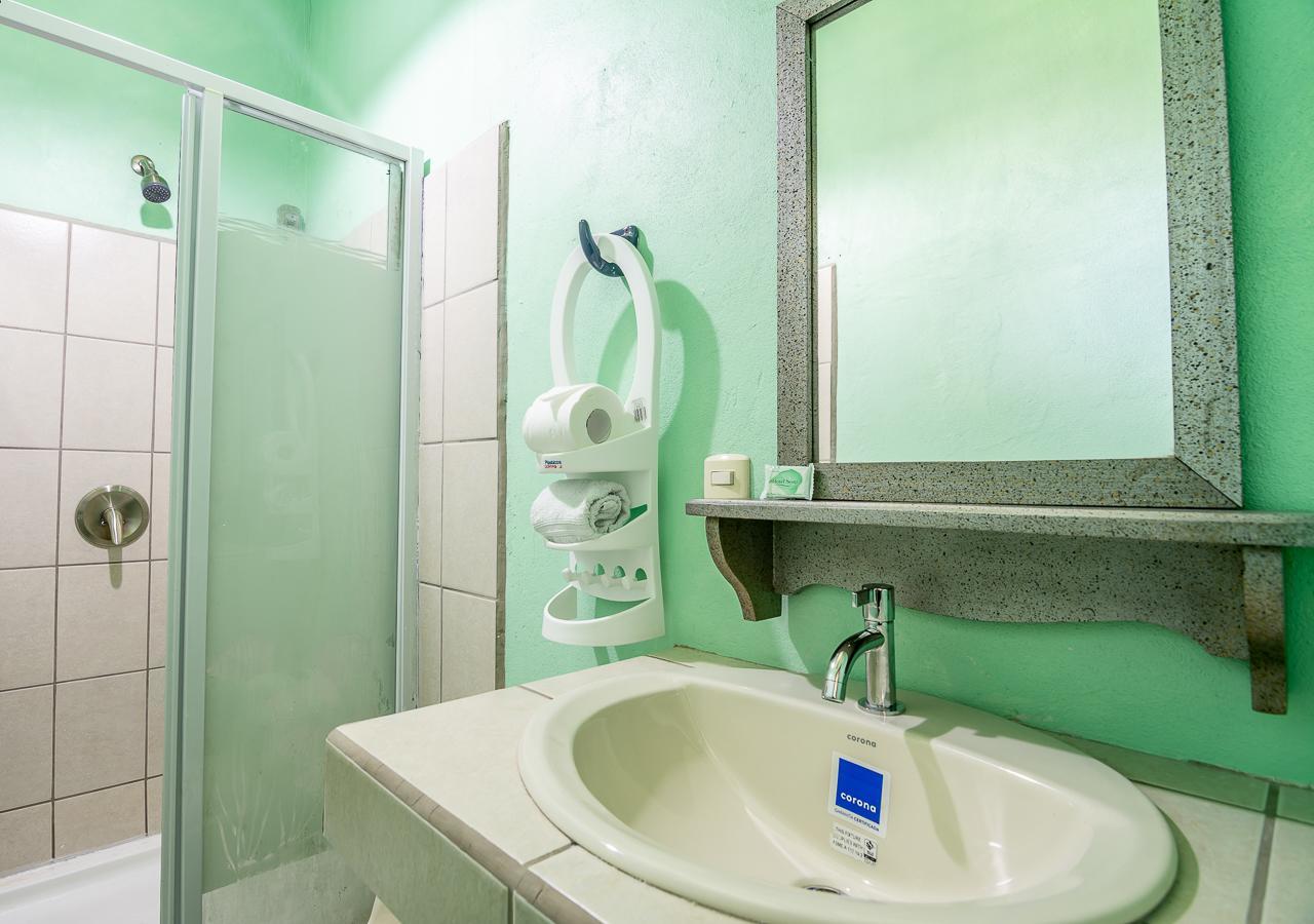 Cabinas Arrecife Cahuita Eksteriør bilde