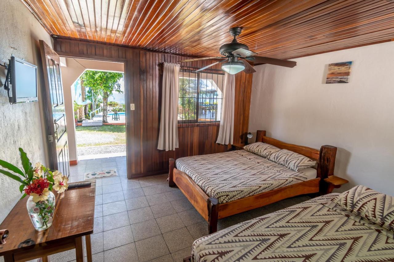 Cabinas Arrecife Cahuita Eksteriør bilde