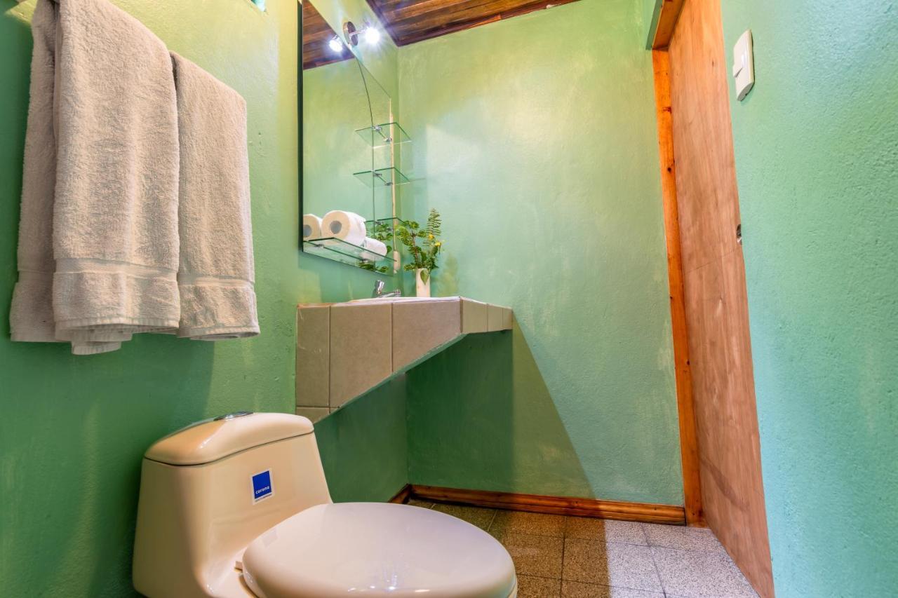 Cabinas Arrecife Cahuita Eksteriør bilde